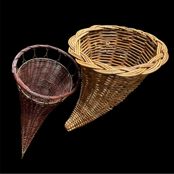 VTG WICKER CORNUCOPIA BASKET Decoration 2pc set
